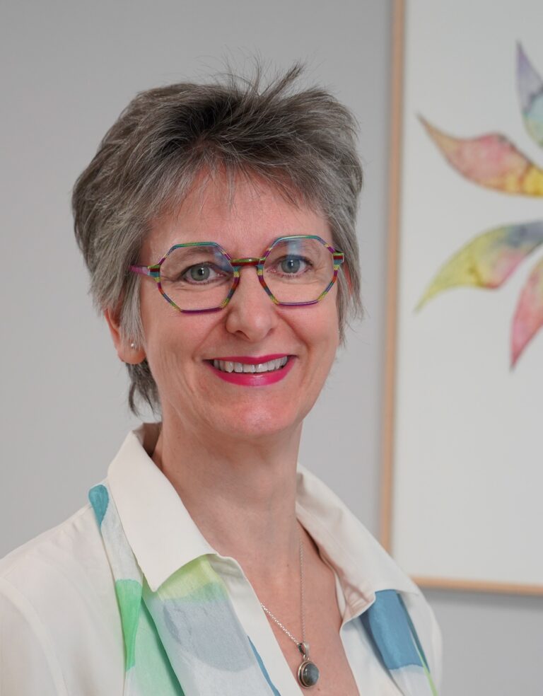 0 DSC0024 DEF2 768x984