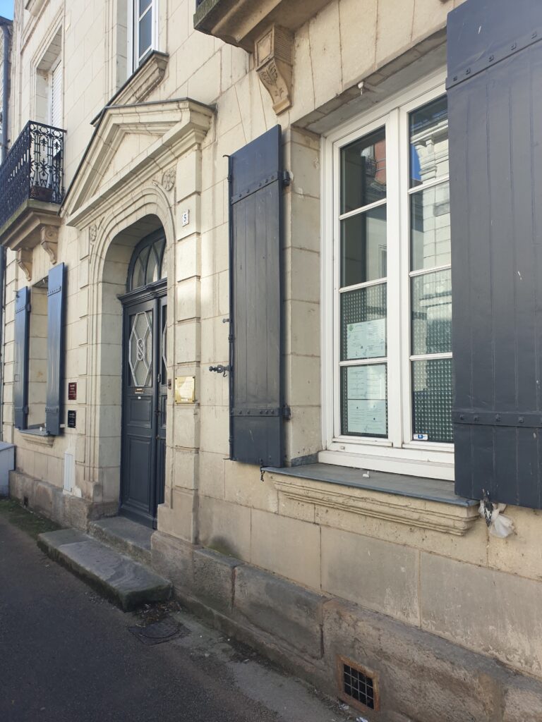 20230918 155755 768x1024