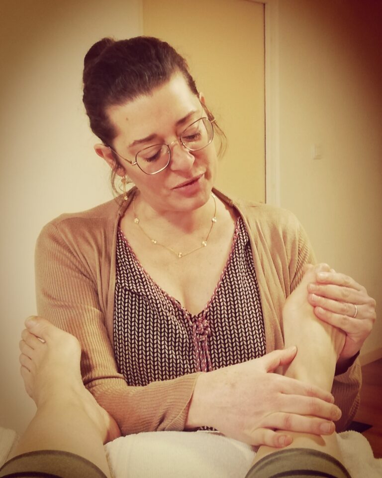 Seance de Reflexologie Emmanuelle Ancelin Tours 768x959